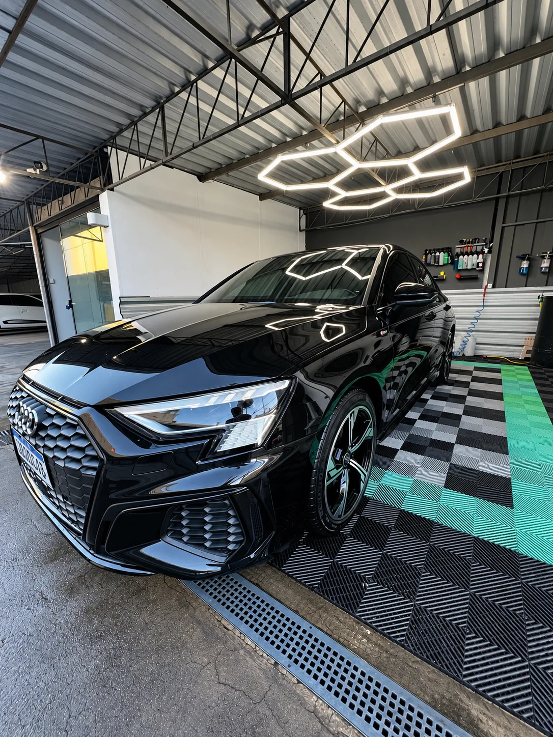 Detalhamento de veículo Audi azul
